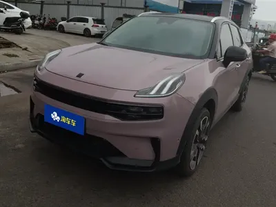 Lynk & Co 06