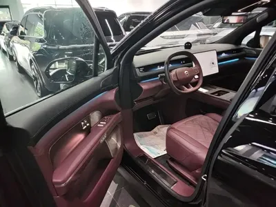 Nio ES8
