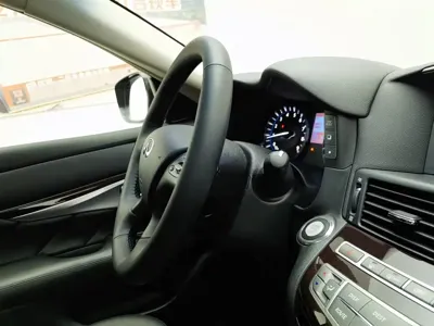 Infiniti Q70