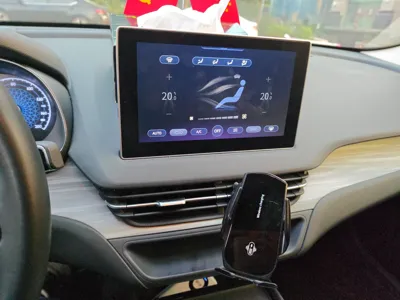 Hongqi E-QM5