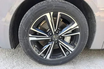 Hongqi EH7
