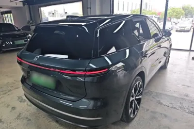 Nio ES8