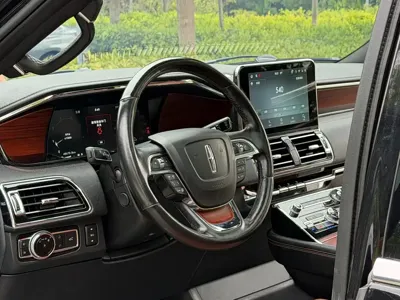 Lincoln Navigator