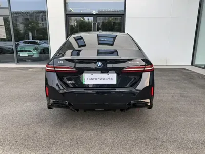 BMW i5