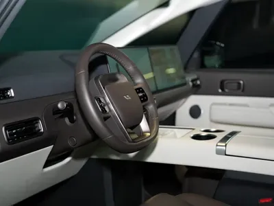 Li Auto Li MEGA