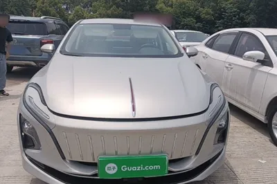 Hongqi E-QM5