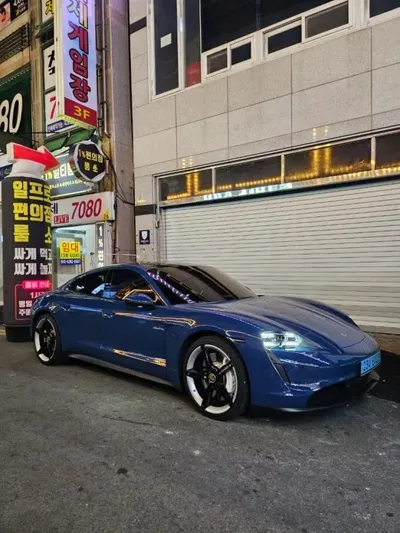 Porsche Taycan