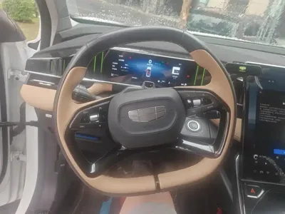 Geely Boyue L