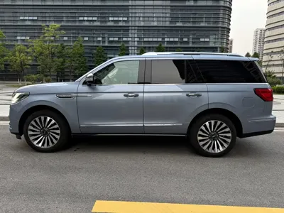 Lincoln Navigator