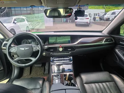 Genesis EQ900
