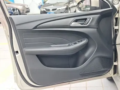 Roewe i5