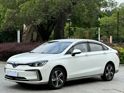 BAIC EU5