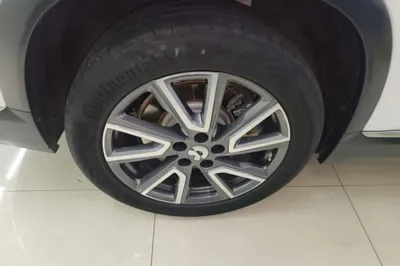 Nio ES8