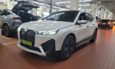 BMW iX