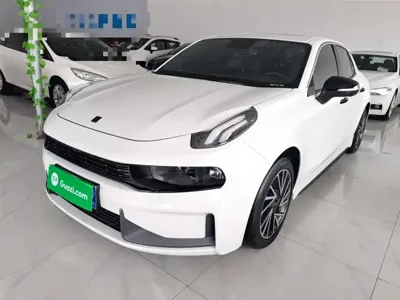 Lynk & Co 03