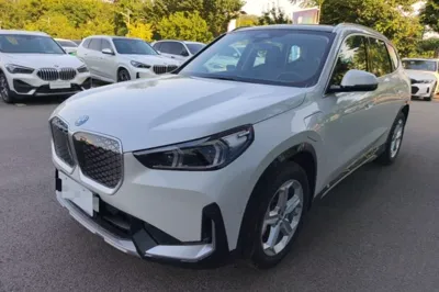 BMW iX1