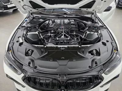 BMW M8