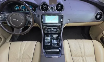 Jaguar XJ