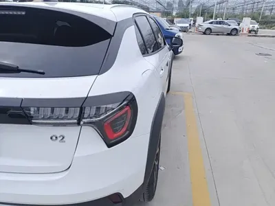 Lynk & Co 02