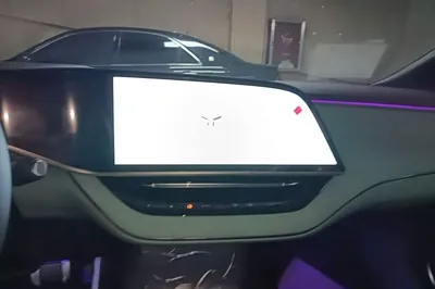 Hongqi EH7