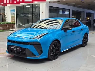Lynk & Co 03
