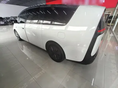 Li Auto Li MEGA