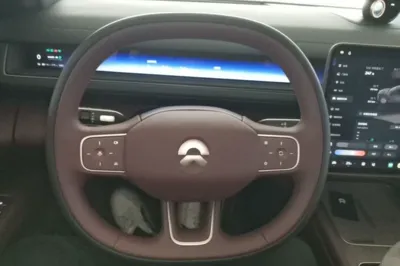Nio ES8