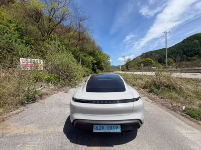 Porsche Taycan
