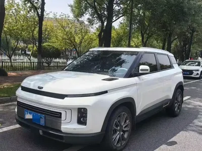 Geely ICON