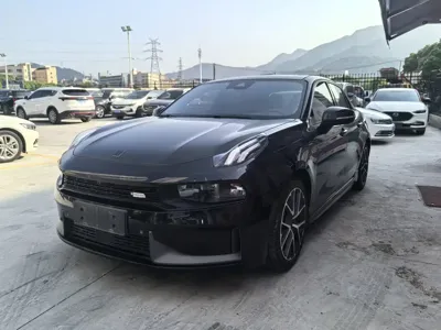 Lynk & Co 03