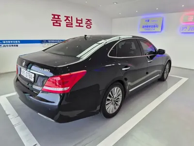 Hyundai Equus