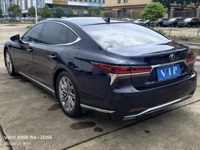 Lexus LS