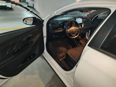 Toyota Yaris L