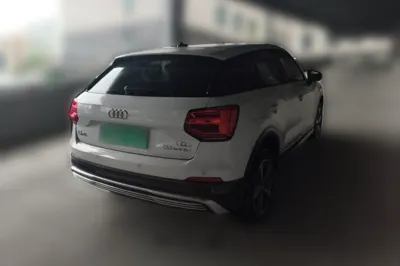 Audi Q2L e-tron