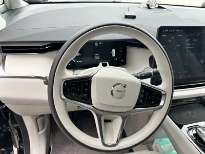 Volvo EM90