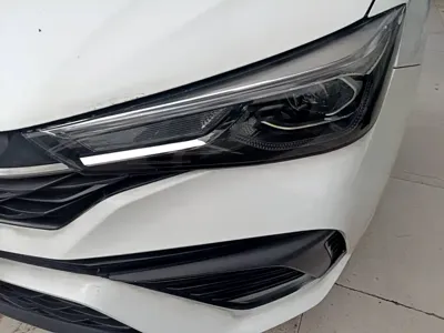 Roewe i5