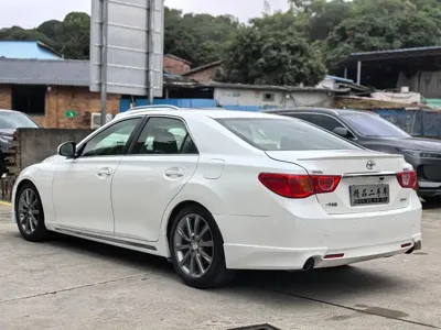 Toyota Reiz