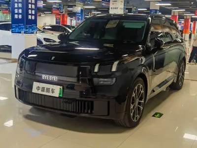 Lynk & Co 领克900
