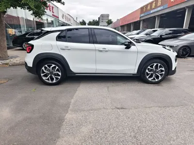 Lynk & Co 02