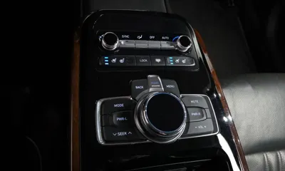 Genesis EQ900