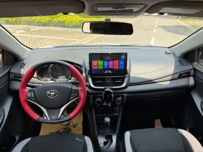 Toyota Yaris L