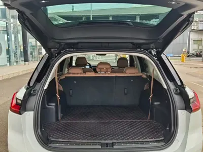 Nio ES8