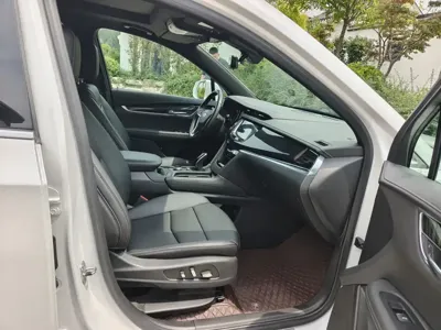 Cadillac XT6