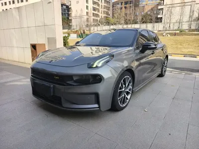 Lynk & Co 03