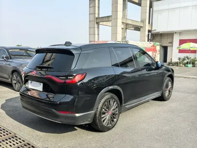 Nio ES8