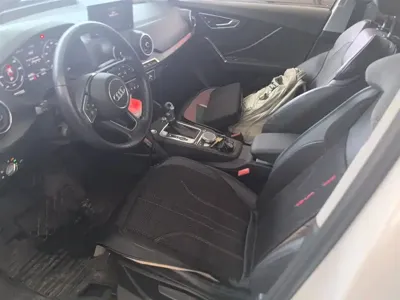Audi Q2L e-tron