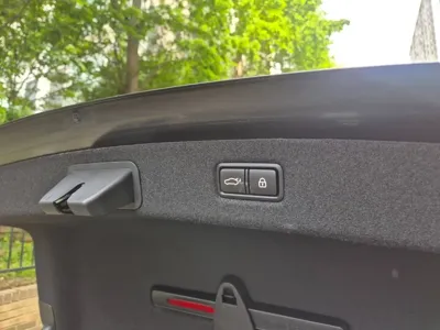 Genesis EQ900