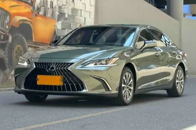 Lexus ES