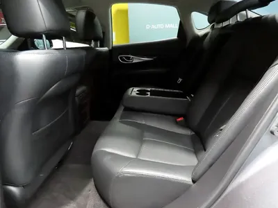 Infiniti Q70