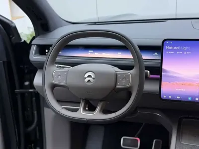 Nio ES8